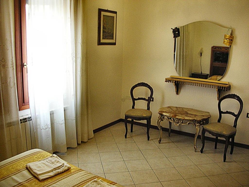 Queen House Venezia Veneza Quarto foto